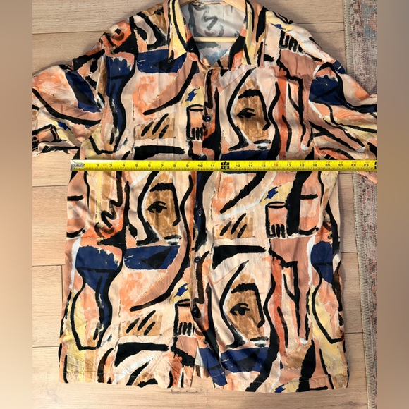 Abstract Patterned Button-Up Shirt - Picture 4 of 4